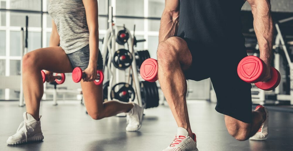 Les exercices avec haltères pour affiner les bras